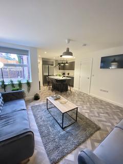 8 bedroom house of multiple occupation to rent, Carlton Street, Halifax HX1