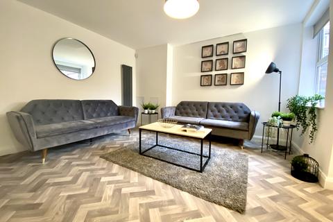 8 bedroom house of multiple occupation to rent, Carlton Street, Halifax HX1