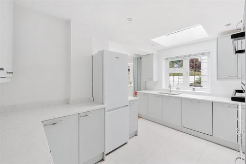 154 Warren Road, Banstead, SM7 1LB