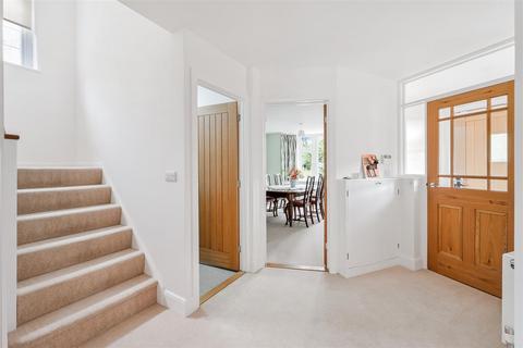 154 Warren Road, Banstead, SM7 1LB