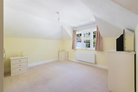 154 Warren Road, Banstead, SM7 1LB