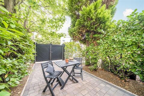 undefined, Broom Road, Teddington TW11