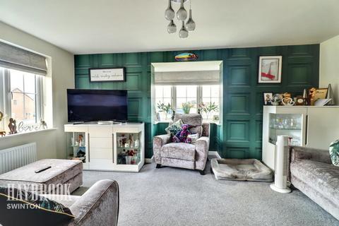 4 bedroom detached house for sale, Violet Close, Thurnscoe