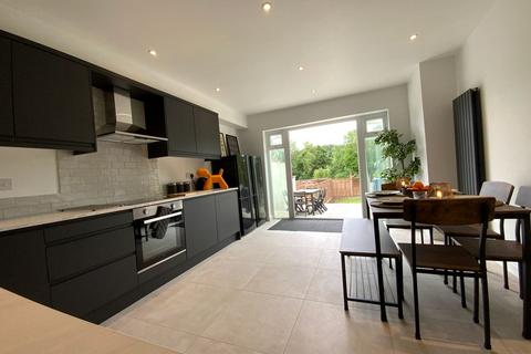 undefined, West Wycombe Road, High Wycombe, HP12