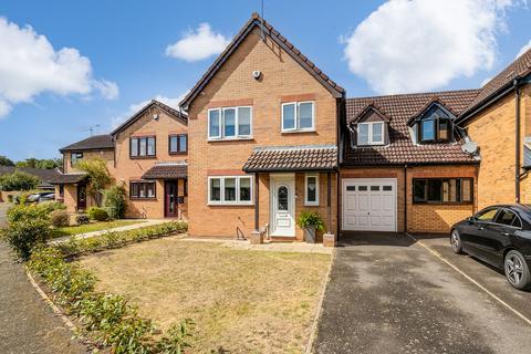 4 bedroom link detached house for sale, Stirling Way, Welwyn Garden City, AL7