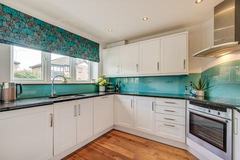 4 bedroom link detached house for sale, Stirling Way, Welwyn Garden City, AL7