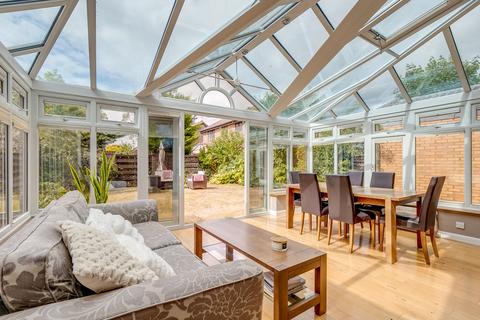 4 bedroom link detached house for sale, Stirling Way, Welwyn Garden City, AL7
