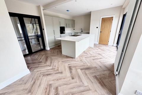 4 bedroom semi-detached bungalow for sale, Wychwood Avenue, Finham, Coventry, CV3