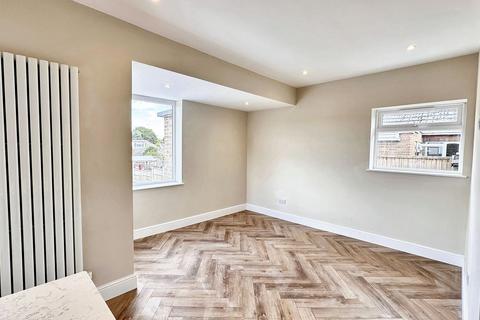 4 bedroom semi-detached bungalow for sale, Wychwood Avenue, Finham, Coventry, CV3