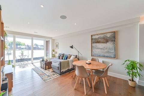 New Park Road, Clapham Park, London, SW2