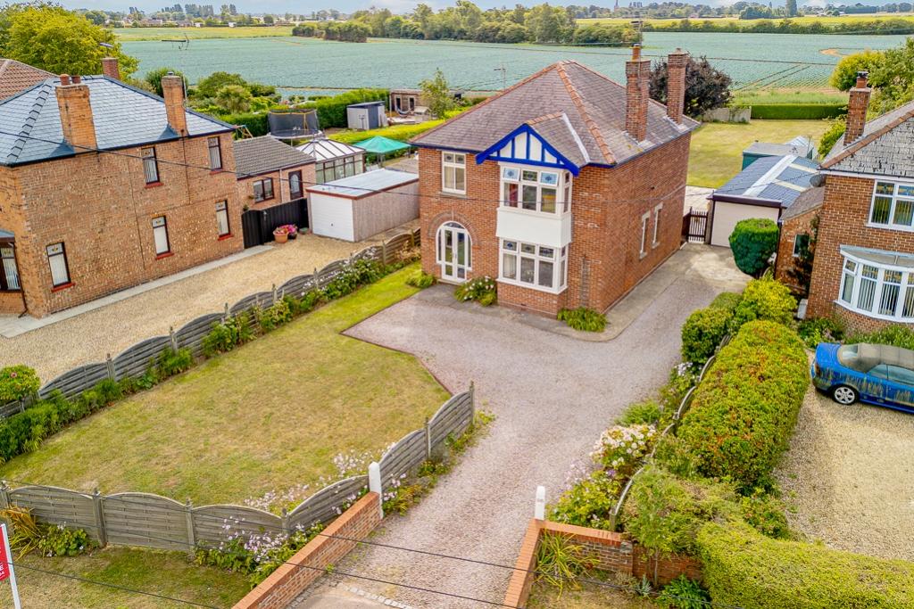 116 Roseways (Fleet)-1