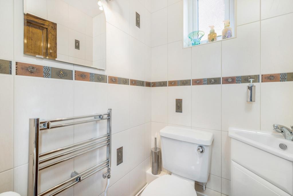 116 Roseways (Fleet)-26