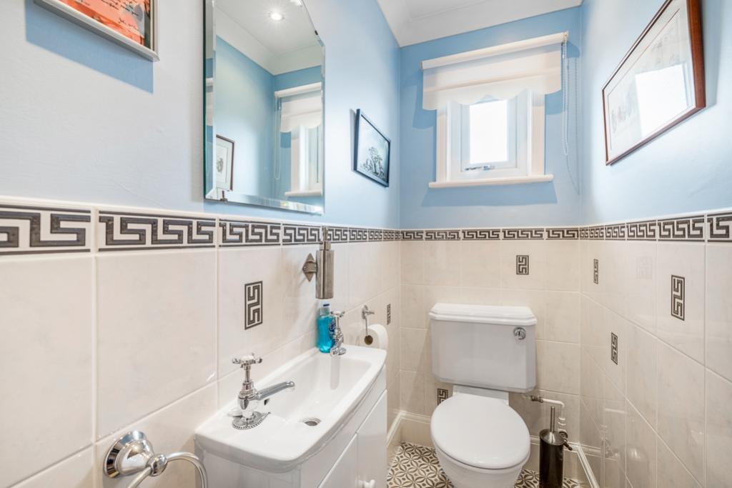 116 Roseways (Fleet)-30