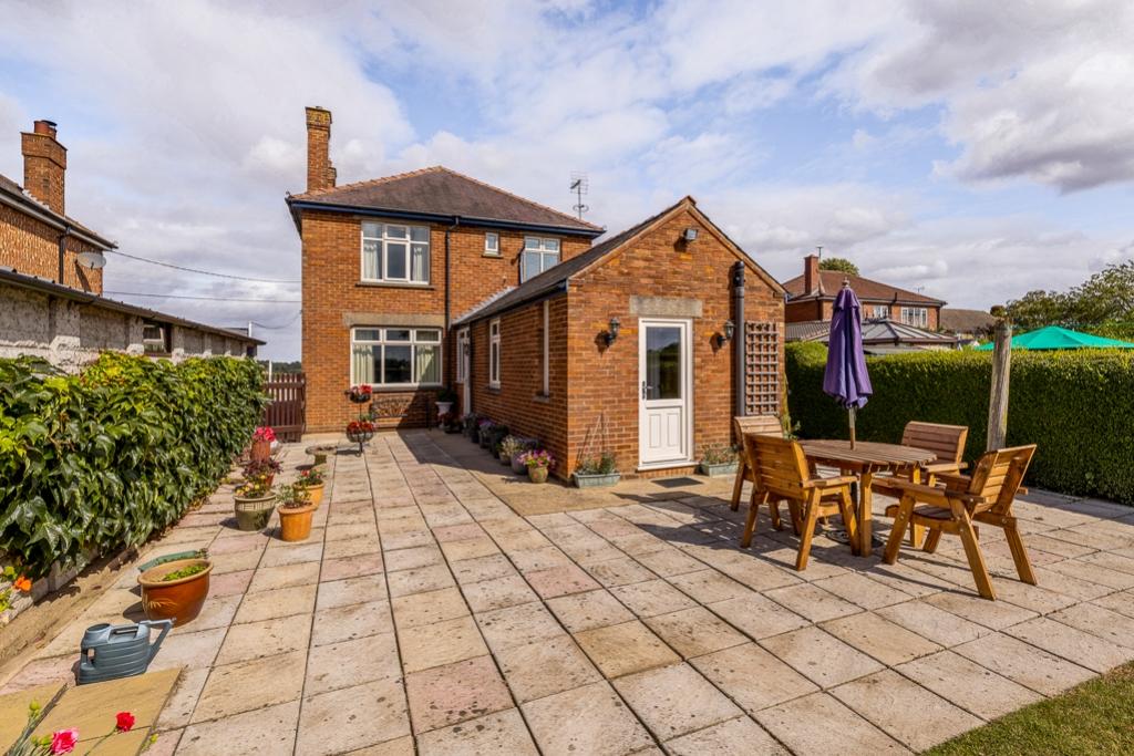 116 Roseways (Fleet)-12