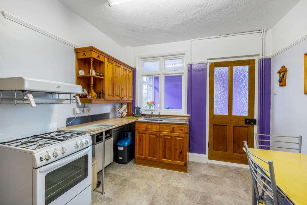 116 Roseways (Fleet)-21