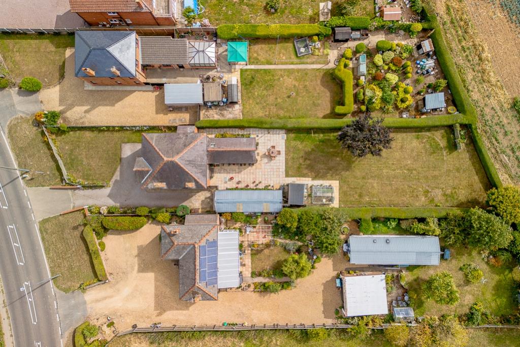 116 Roseways (Fleet)-4