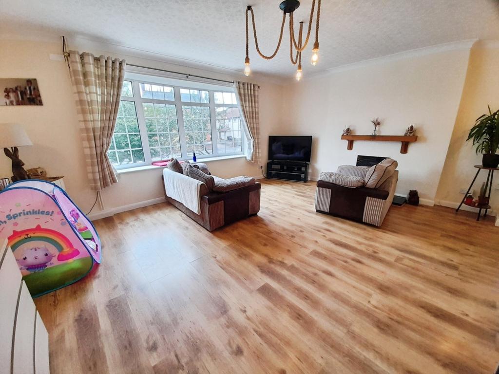 Pbox-living room-326242.jpg