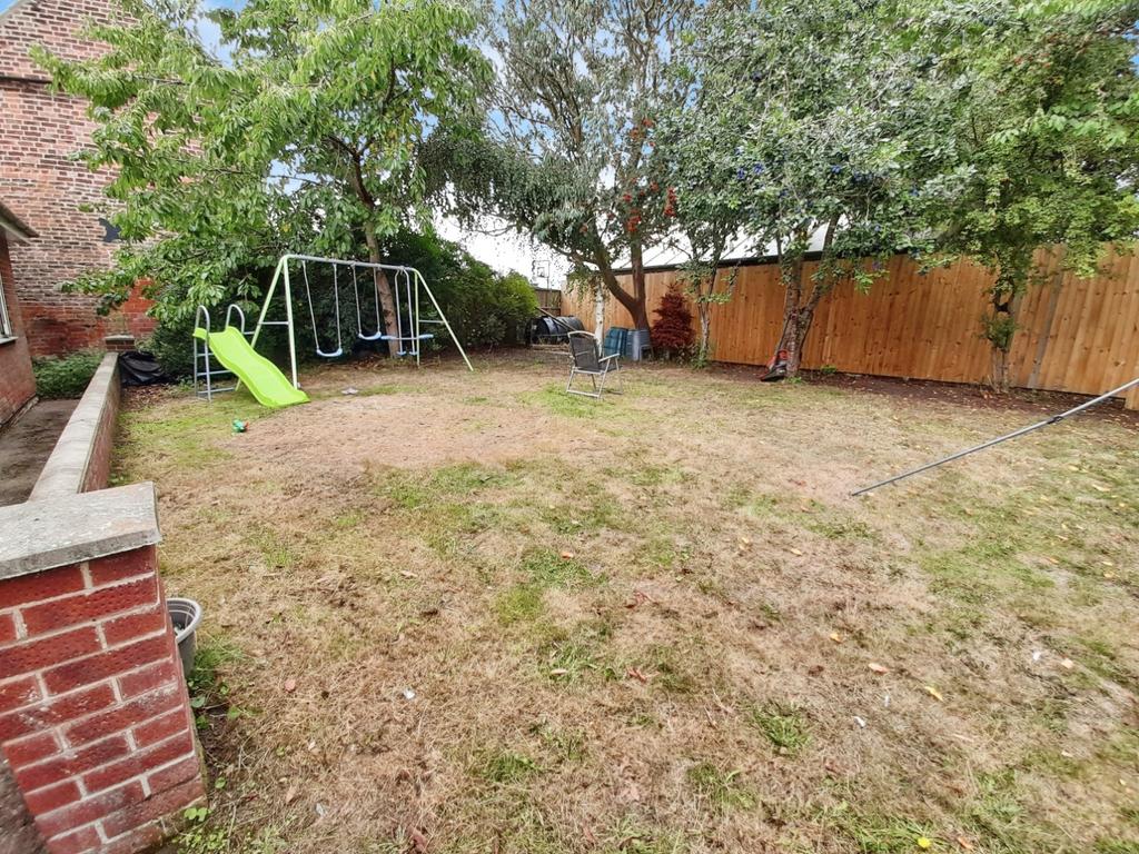 Pbox-garden-326242.jpg