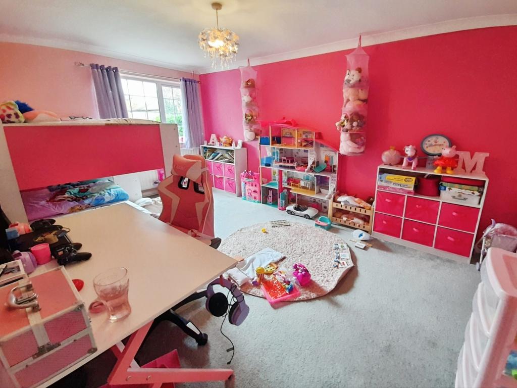 Pbox-bedroom-326242.jpg