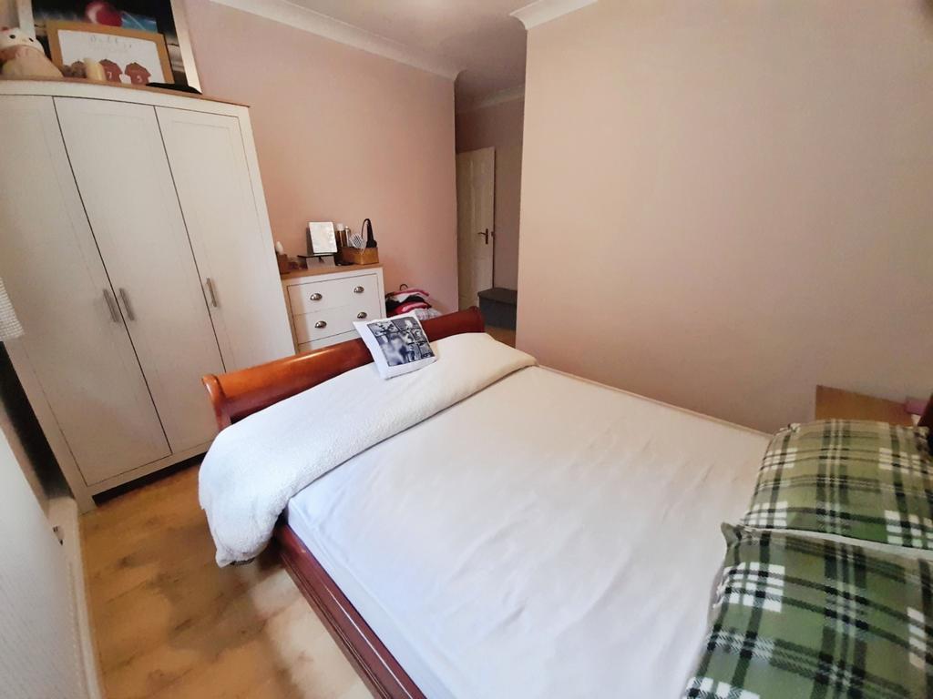 Pbox-bedroom-326242.jpg