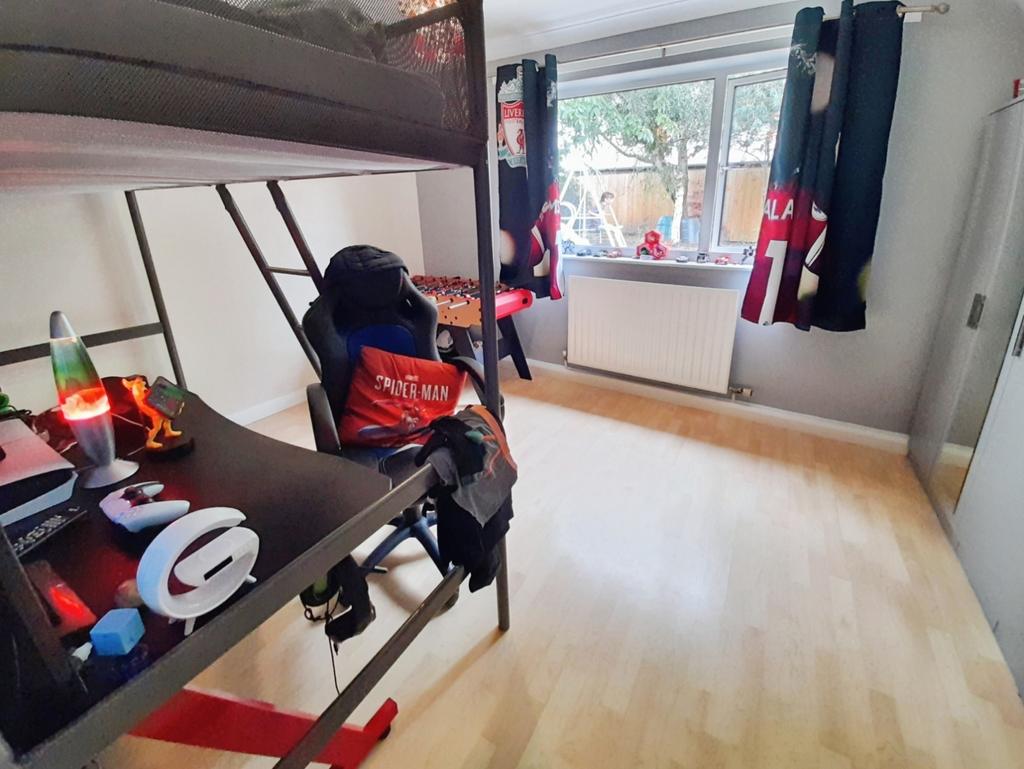 Pbox-bedroom-326242.jpg