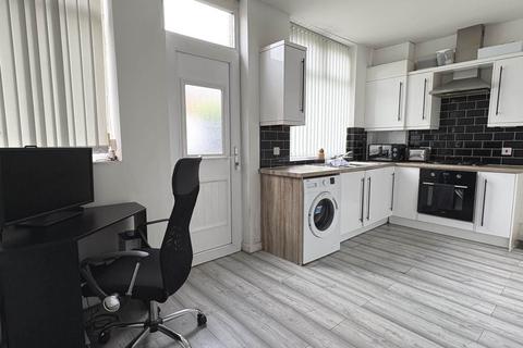 10 Briton Street, Royton, Oldham, OL2 6AW