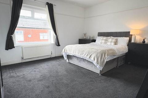 10 Briton Street, Royton, Oldham, OL2 6AW