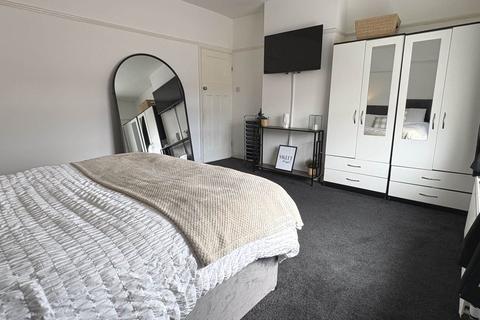 10 Briton Street, Royton, Oldham, OL2 6AW