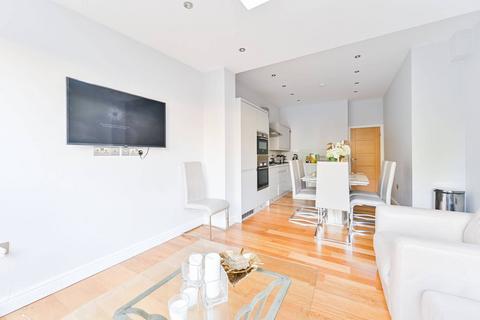 2 bedroom flat for sale, Radnor Avenue, Harrow, HA1