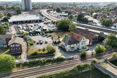 Restaurant to rent, 61 Test Lane Southampton SO16 9BH