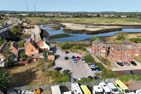 Restaurant to rent, 61 Test Lane Southampton SO16 9BH