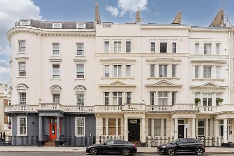 undefined, St Georges Drive, London SW1V