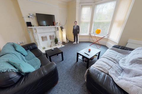 2 bedroom flat to rent, Saint Michael's Terrace, Leeds LS6
