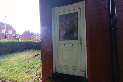 2 bedroom flat to rent, Saint Michael's Terrace, Leeds LS6