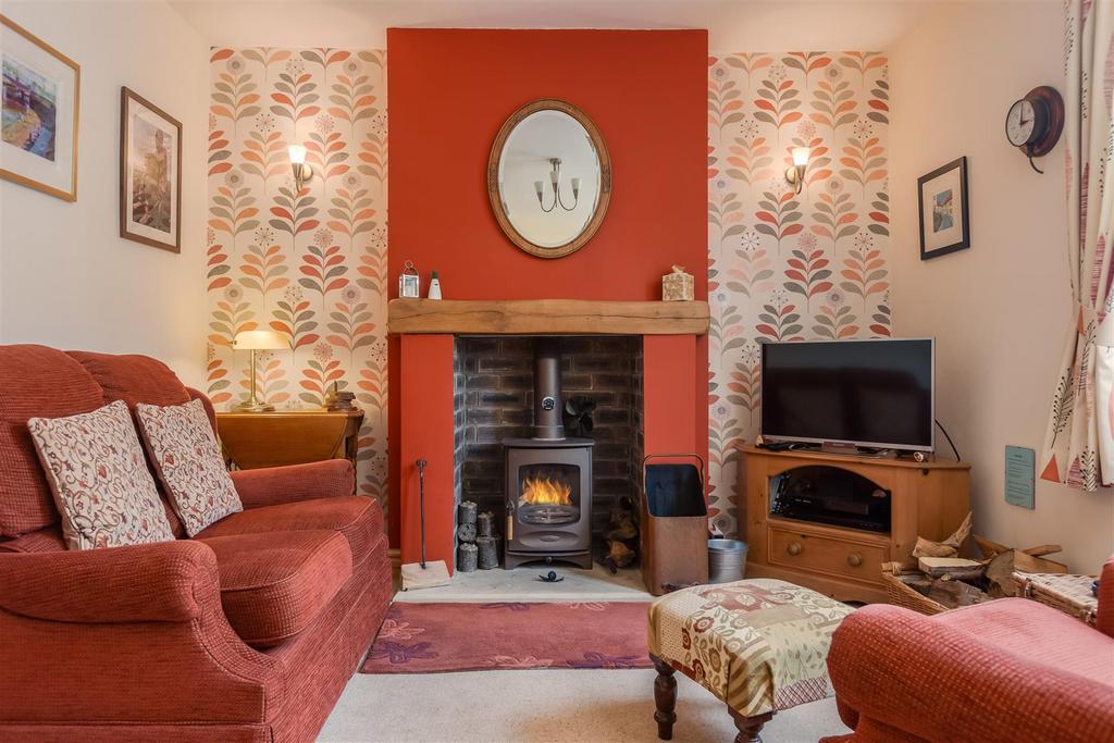 Hill Cottages 3 Sitting Room-3 Flames.jpg
