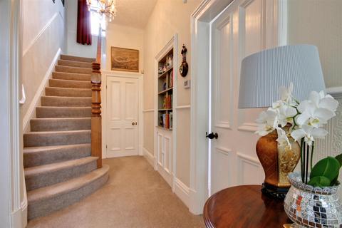 5 bedroom semi-detached house for sale, South Street, Cottingham
