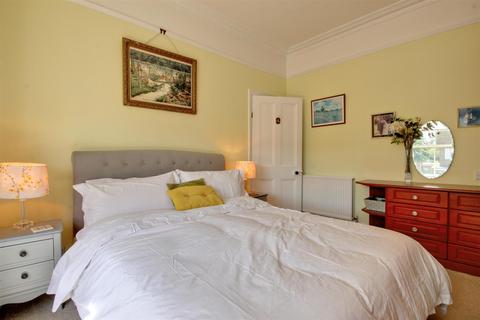 5 bedroom semi-detached house for sale, South Street, Cottingham