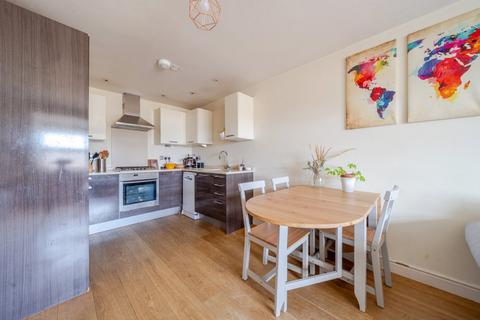 2 bedroom flat for sale, Windmill Road, Brentford, London, TW8