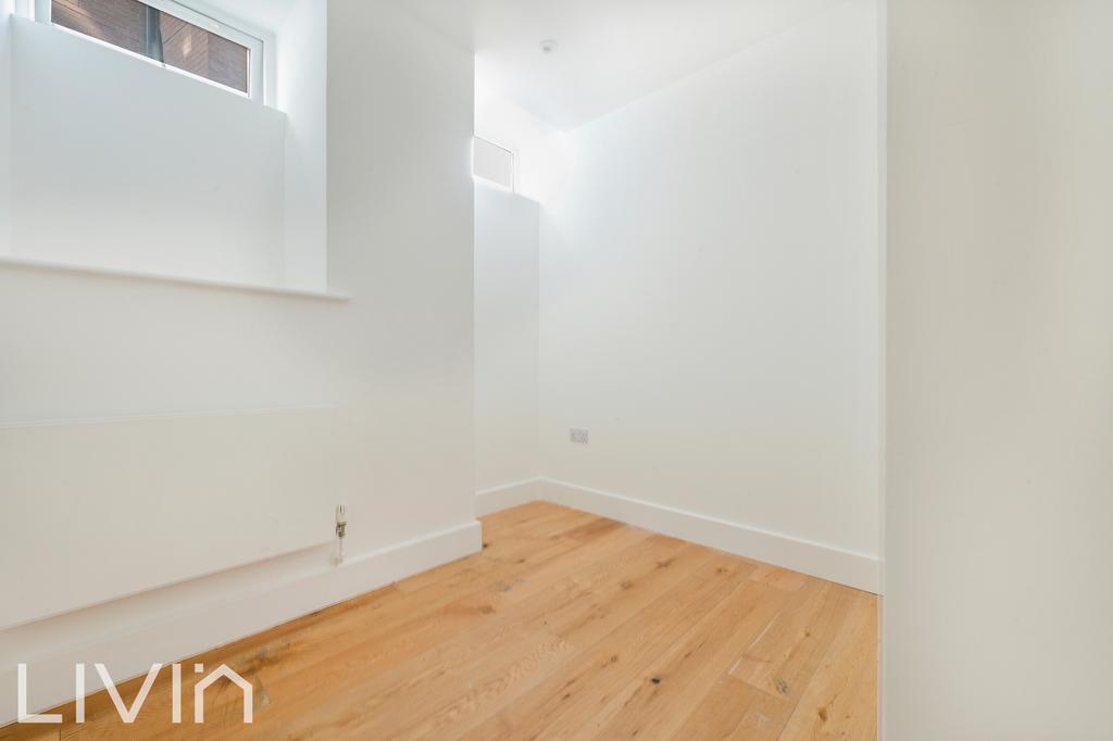 Green dragon housr, 38 11