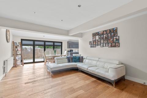 4 bedroom semi-detached house for sale, Caxton Road, Otley, West Yorkshire, LS21