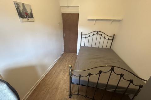2 bedroom flat share to rent, Queen Caroline Street, London W6