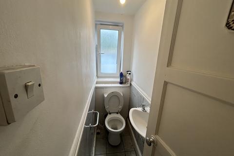 2 bedroom flat share to rent, Queen Caroline Street, London W6