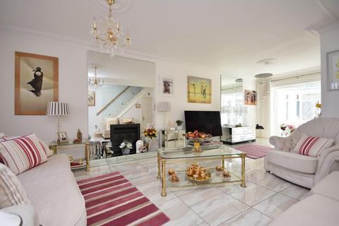 4 bedroom detached house for sale, 11 The Grange, Baroness Place, Penarth, CF64 3UW