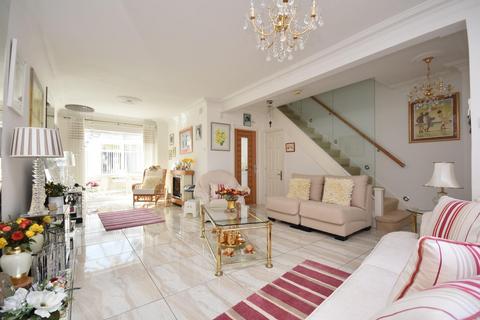 4 bedroom detached house for sale, 11 The Grange, Baroness Place, Penarth, CF64 3UW