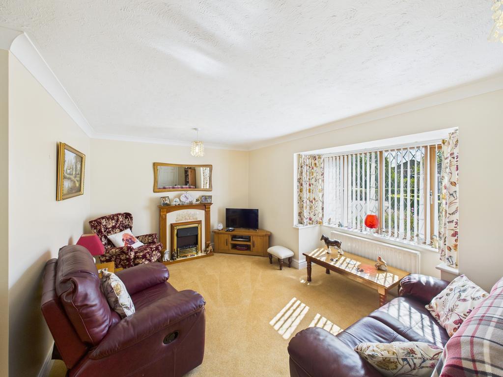 Open Plan Living Room/Dining Room