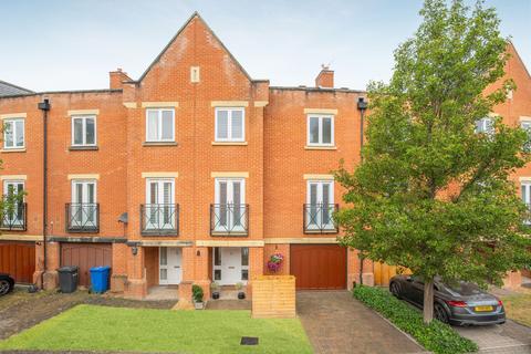 Longbourn, Windsor