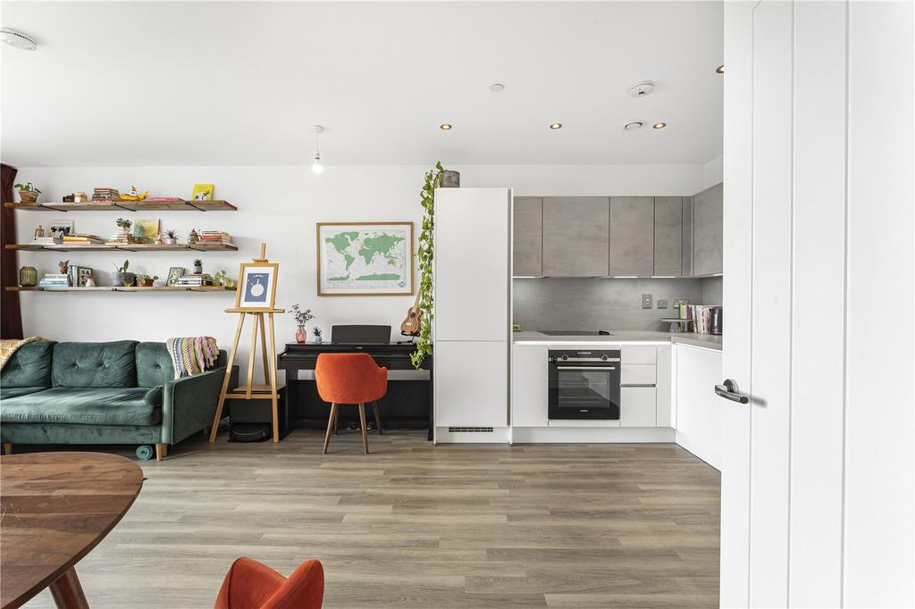 Recpetion/Kitchen