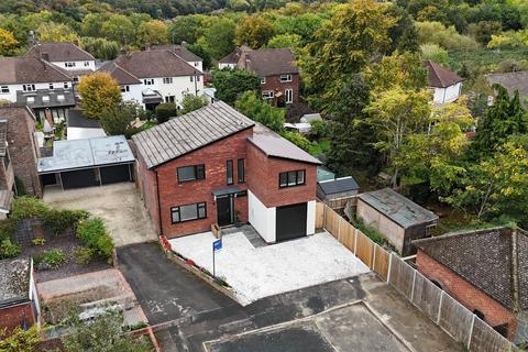 Larissa Close, Tilehurst, Reading, RG31