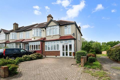 Stoneleigh Avenue, Worcester Park KT4