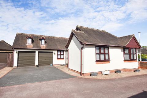 4 bedroom detached bungalow for sale, Connaught Drive, South Woodham Ferrers, Chelmsford